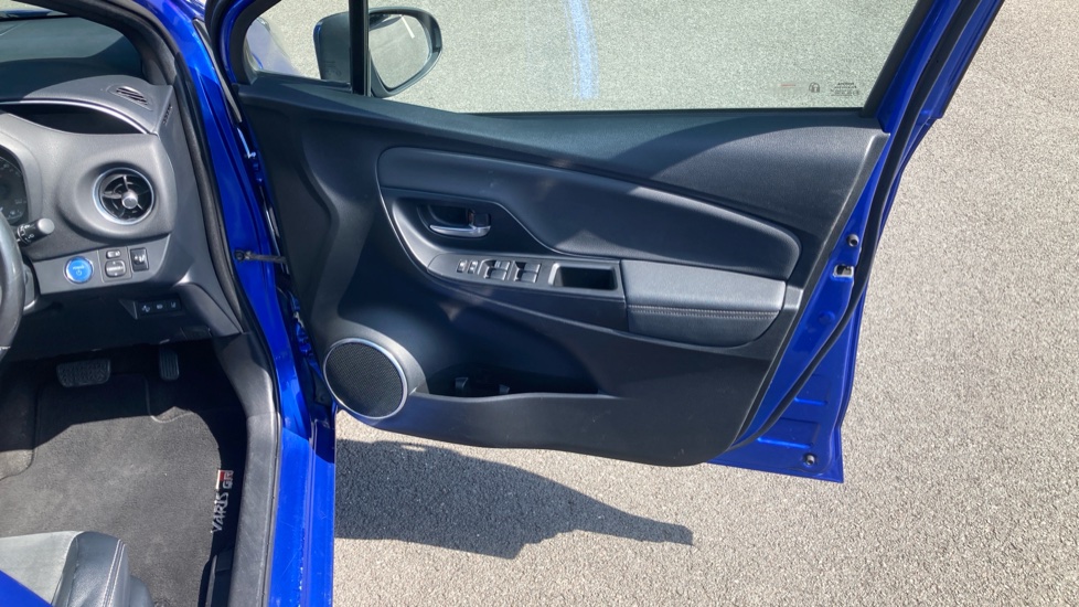 Toyota Yaris 1.5 Hybrid GR-Sport 5dr CVT Hybrid Hatchback - Image 34