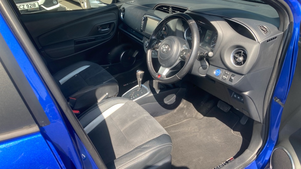 Toyota Yaris 1.5 Hybrid GR-Sport 5dr CVT Hybrid Hatchback - Image 36
