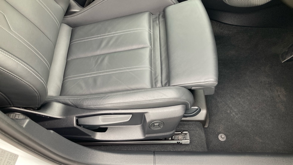 Audi A3 35 TFSI Black Edition 4dr S Tronic Petrol Saloon - Image 39