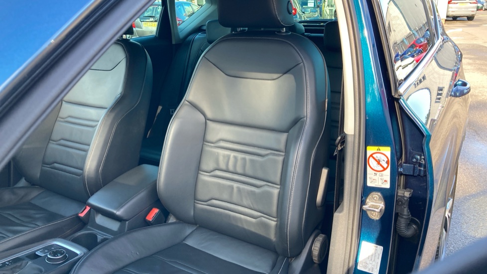 SEAT Ateca 2.0 TDI 150 Xperience Lux 5dr DSG 4Drive Diesel Estate - Image 29