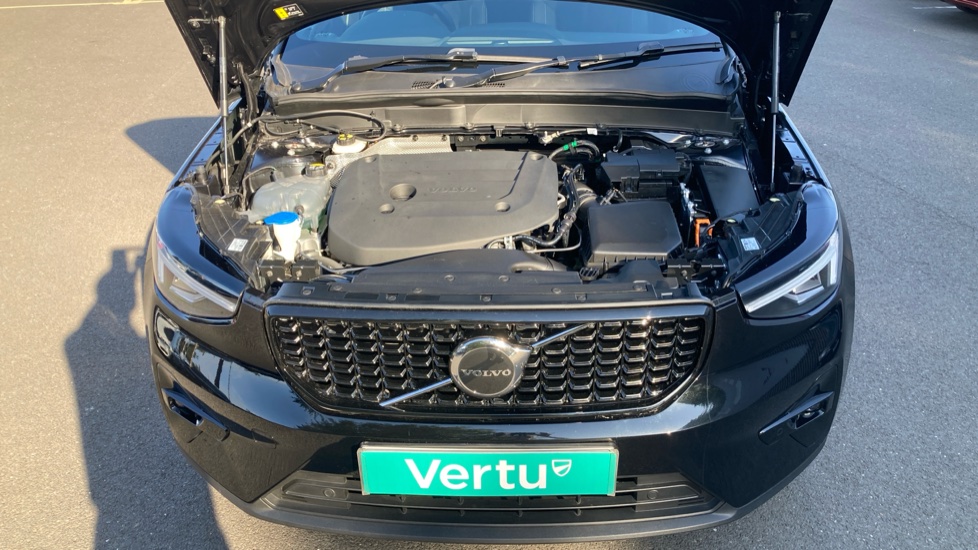 Volvo XC40 2.0 B4P Plus Dark 5dr Auto Petrol Estate - Image 8
