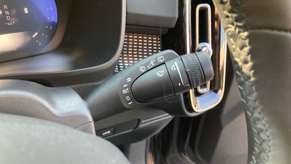 Volvo XC40 2.0 B4P Plus Dark 5dr Auto Petrol Estate - Image 64