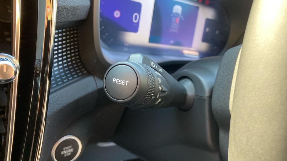 Volvo XC40 2.0 B4P Plus Dark 5dr Auto Petrol Estate - Image 66