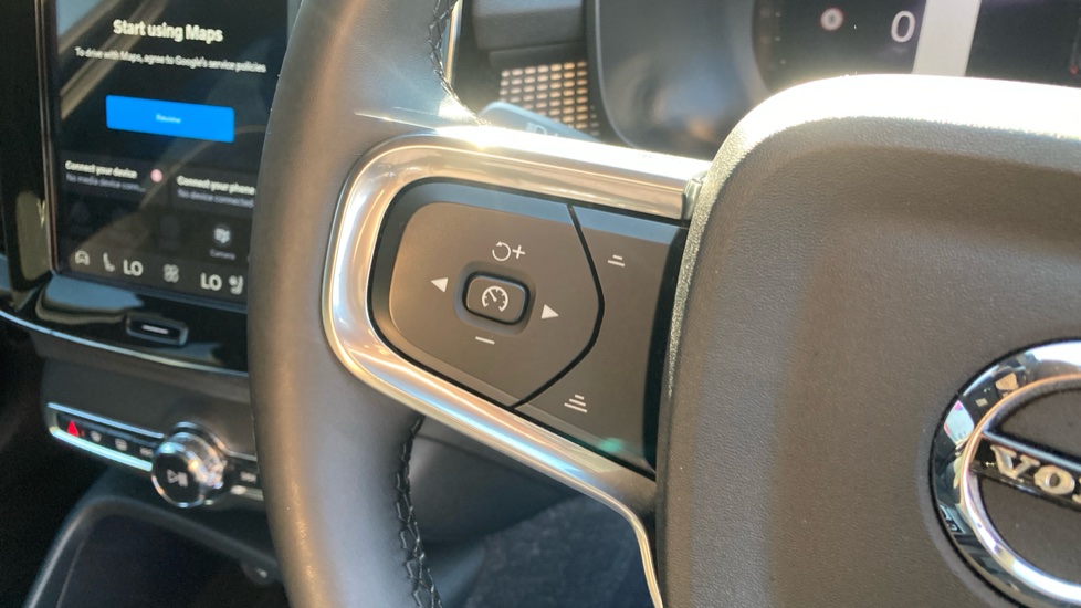Volvo XC40 2.0 B4P Plus Dark 5dr Auto Petrol Estate - Image 68