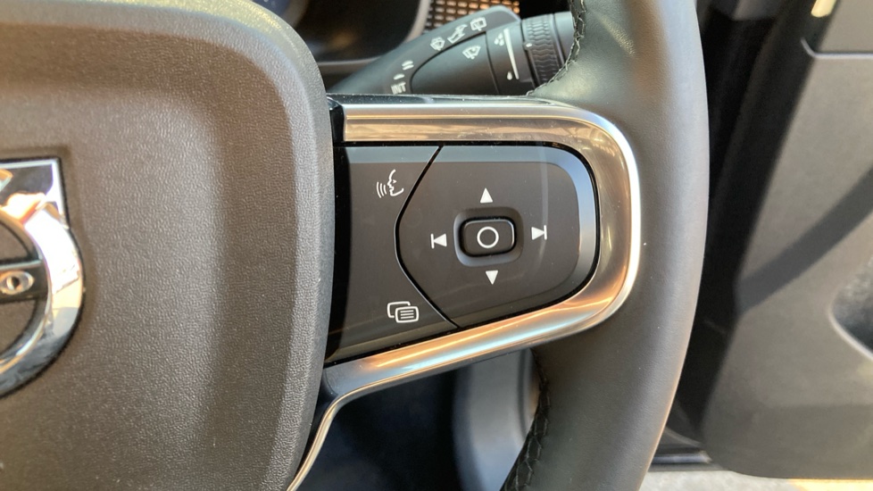 Volvo XC40 2.0 B4P Plus Dark 5dr Auto Petrol Estate - Image 69