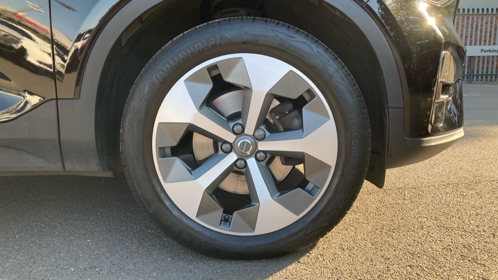 Volvo XC40 2.0 B4P Plus Dark 5dr Auto Petrol Estate - Image 72