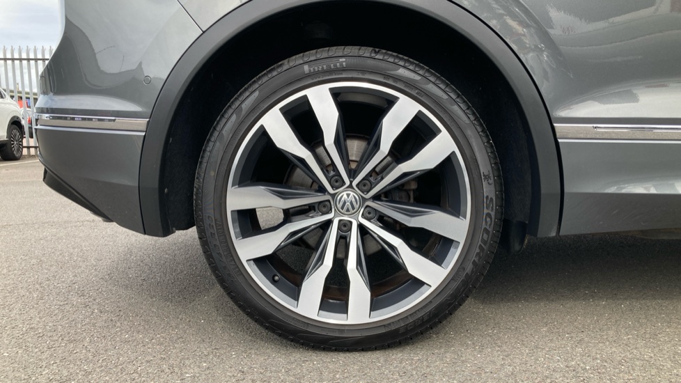 Volkswagen Tiguan 2.0 TDi 150 R-Line Tech 5dr DSG Diesel Estate - Image 7