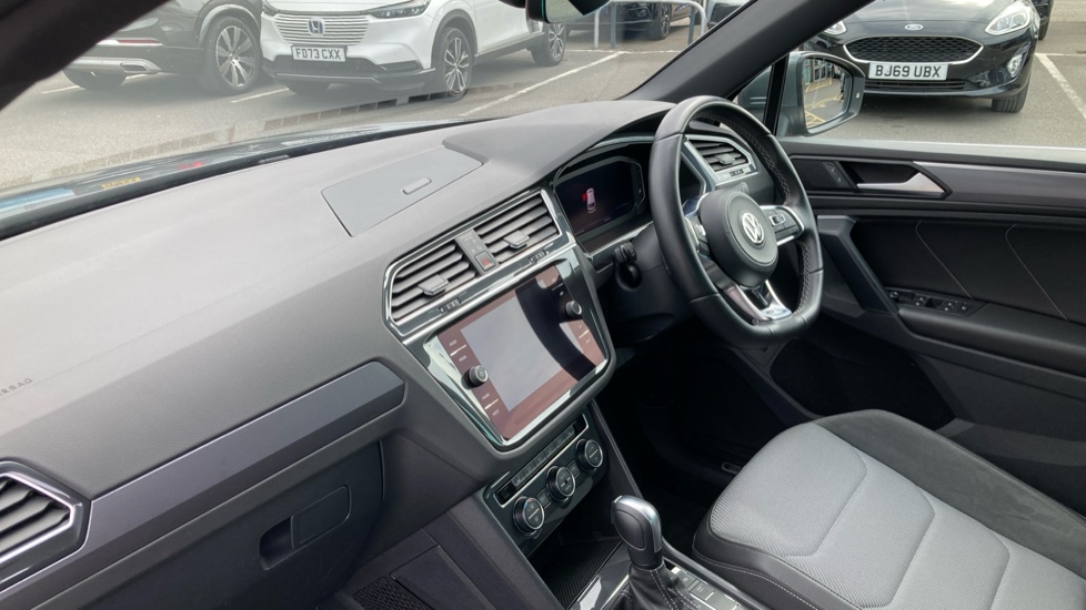 Volkswagen Tiguan 2.0 TDi 150 R-Line Tech 5dr DSG Diesel Estate - Image 9