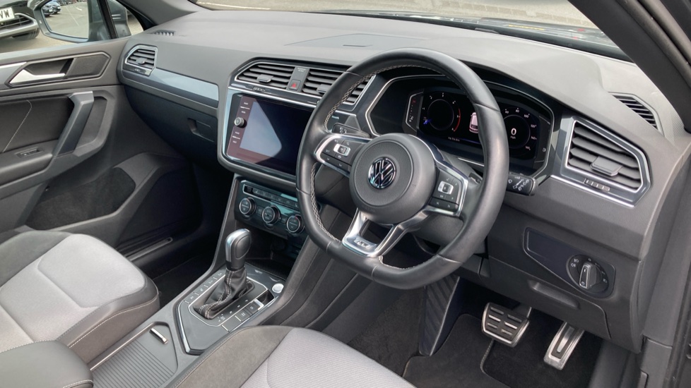 Volkswagen Tiguan 2.0 TDi 150 R-Line Tech 5dr DSG Diesel Estate - Image 11