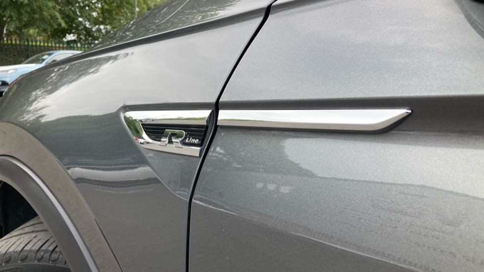 Volkswagen Tiguan 2.0 TDi 150 R-Line Tech 5dr DSG Diesel Estate - Image 23