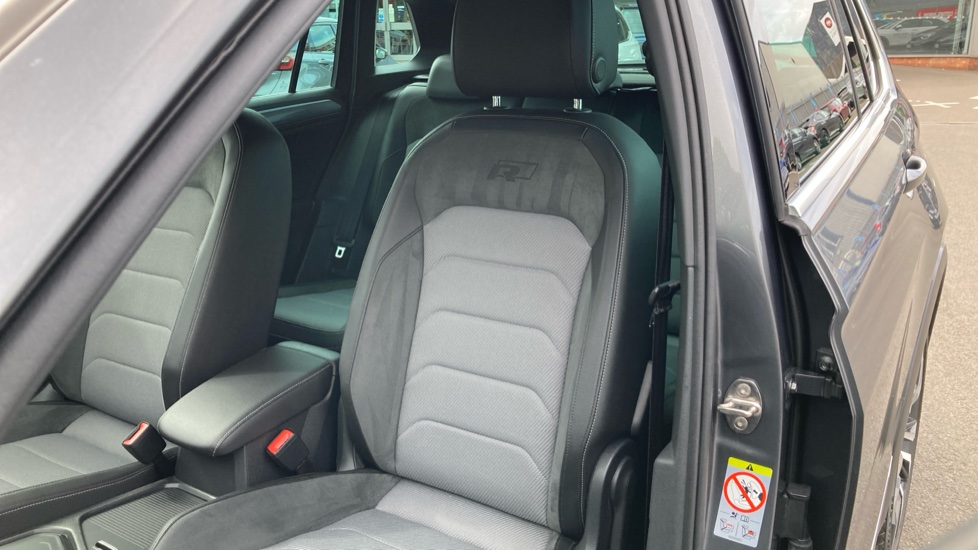 Volkswagen Tiguan 2.0 TDi 150 R-Line Tech 5dr DSG Diesel Estate - Image 25