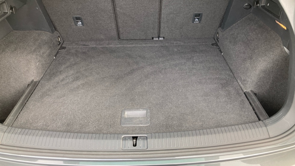 Volkswagen Tiguan 2.0 TDi 150 R-Line Tech 5dr DSG Diesel Estate - Image 34