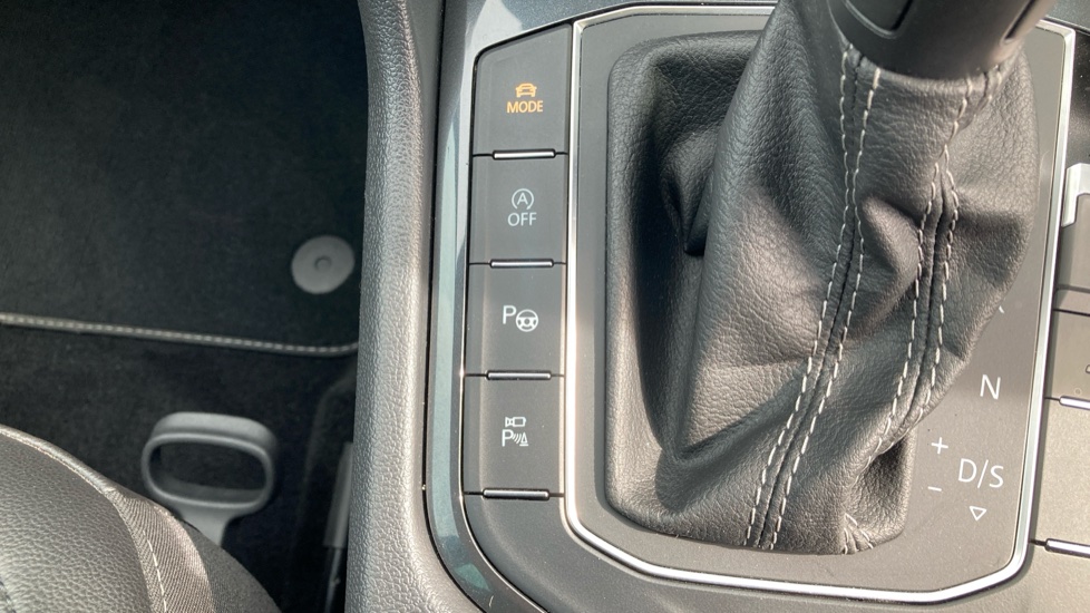 Volkswagen Tiguan 2.0 TDi 150 R-Line Tech 5dr DSG Diesel Estate - Image 68