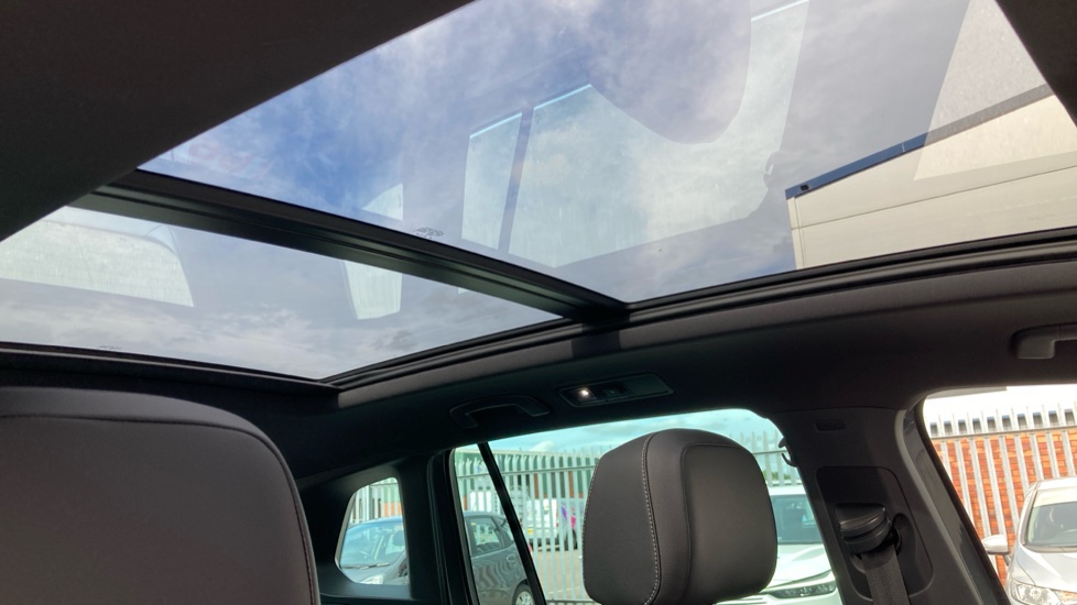 Volkswagen Tiguan 2.0 TDi 150 R-Line Tech 5dr DSG Diesel Estate - Image 84