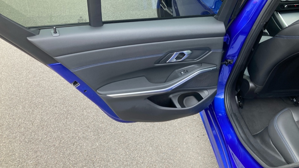 BMW 3 Series 320i M Sport 4dr Step Auto Petrol Saloon - Image 27