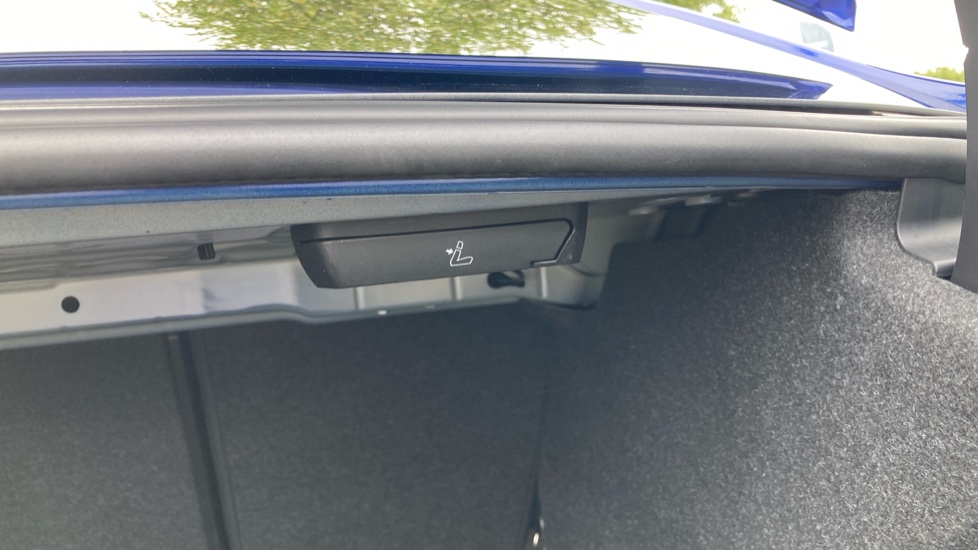 BMW 3 Series 320i M Sport 4dr Step Auto Petrol Saloon - Image 34