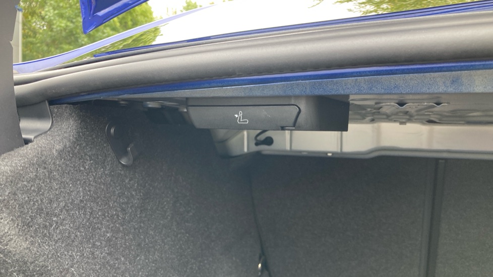 BMW 3 Series 320i M Sport 4dr Step Auto Petrol Saloon - Image 35