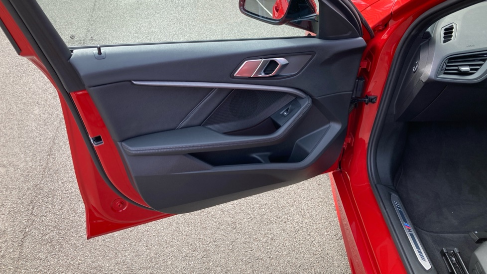 BMW 1 Series 118i [136] M Sport 5dr Petrol Hatchback - Image 24
