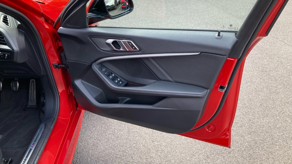 BMW 1 Series 118i [136] M Sport 5dr Petrol Hatchback - Image 40