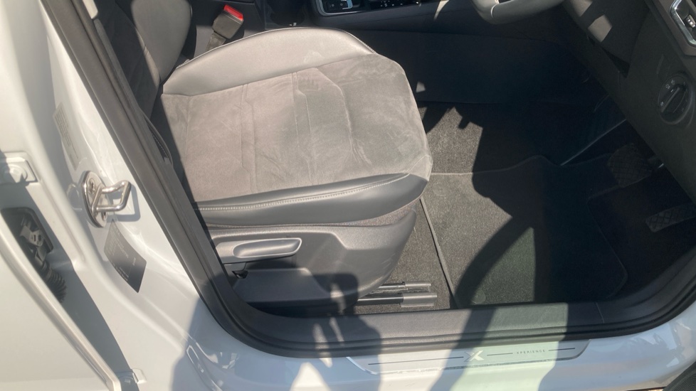 SEAT Ateca 1.5 TSI EVO Xperience 5dr DSG Petrol Estate - Image 38