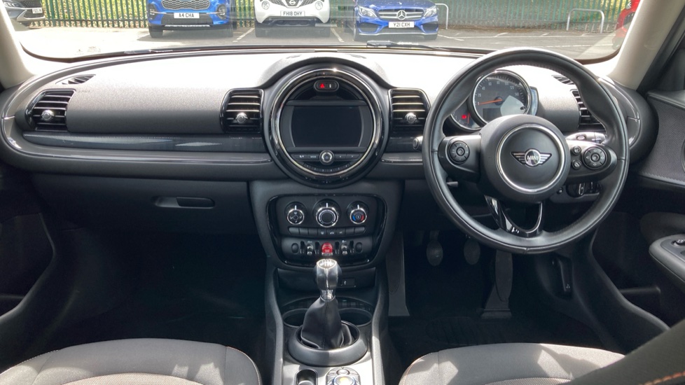 MINI Clubman 1.5 Cooper 6dr Petrol Estate - Image 10