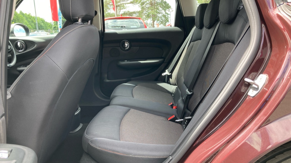 MINI Clubman 1.5 Cooper 6dr Petrol Estate - Image 16
