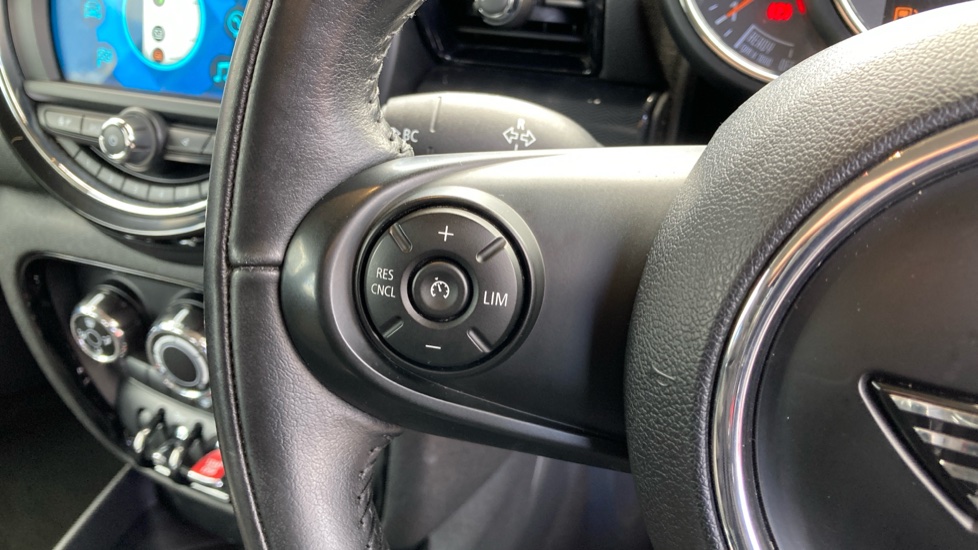 MINI Clubman 1.5 Cooper 6dr Petrol Estate - Image 30