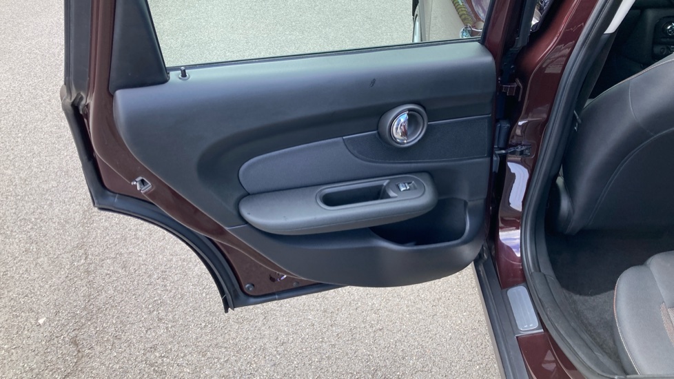 MINI Clubman 1.5 Cooper 6dr Petrol Estate - Image 51