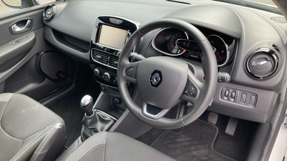 Renault Clio 1.2 16V Dynamique Nav 5dr Petrol Hatchback - Image 11