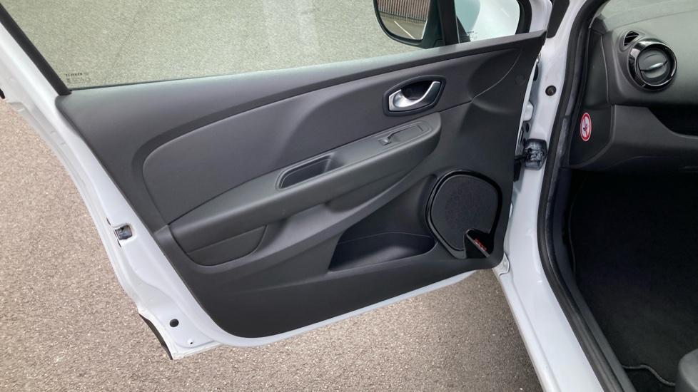 Renault Clio 1.2 16V Dynamique Nav 5dr Petrol Hatchback - Image 25