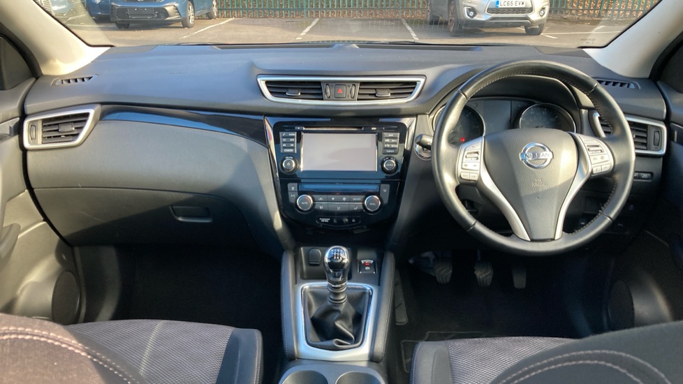 Nissan Qashqai 1.5 dCi N-Tec+ 5dr Diesel Hatchback - Image 10