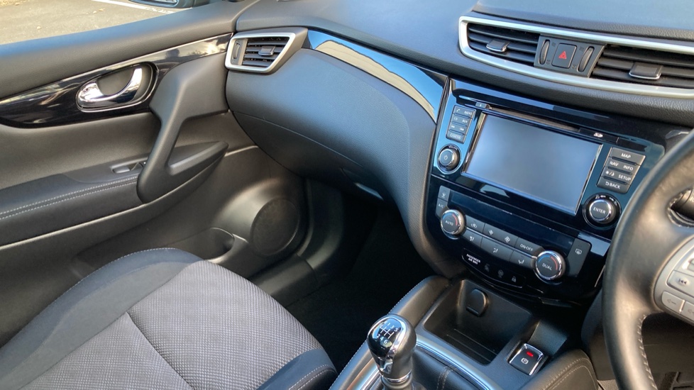 Nissan Qashqai 1.5 dCi N-Tec+ 5dr Diesel Hatchback - Image 14