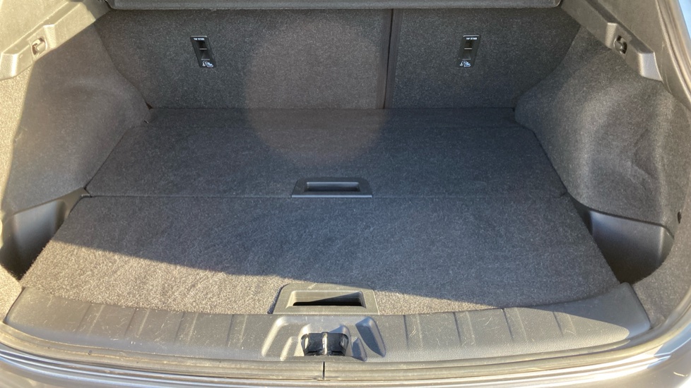 Nissan Qashqai 1.5 dCi N-Tec+ 5dr Diesel Hatchback - Image 28