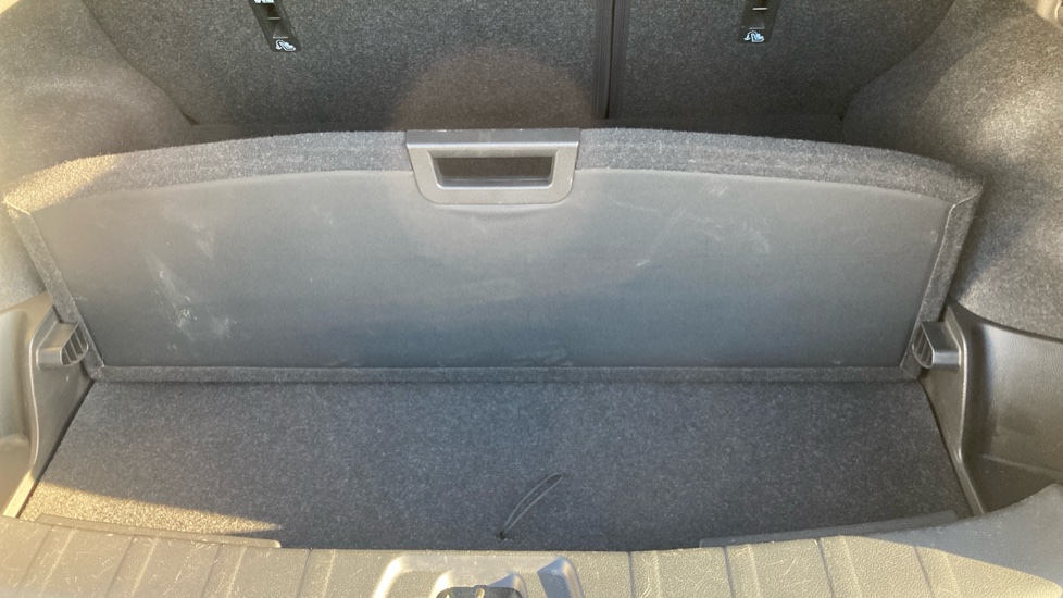 Nissan Qashqai 1.5 dCi N-Tec+ 5dr Diesel Hatchback - Image 29