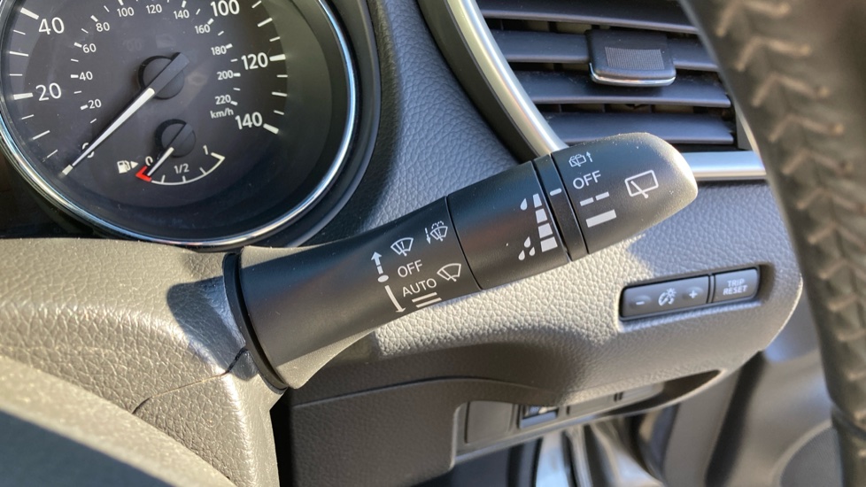 Nissan Qashqai 1.5 dCi N-Tec+ 5dr Diesel Hatchback - Image 54