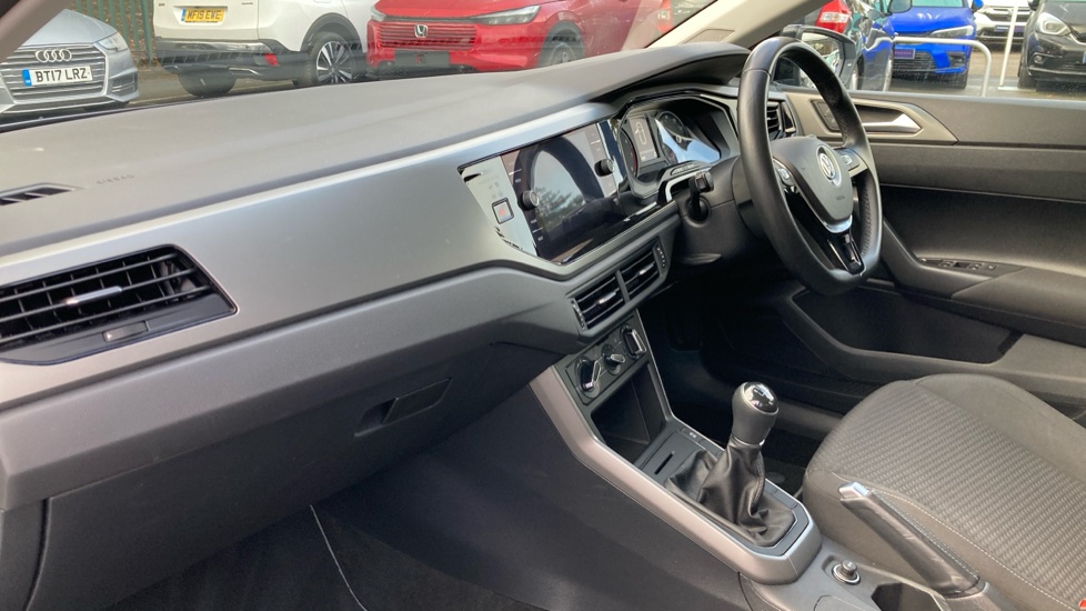 Volkswagen Polo 1.0 TSI 95 SE 5dr Petrol Hatchback - Image 9
