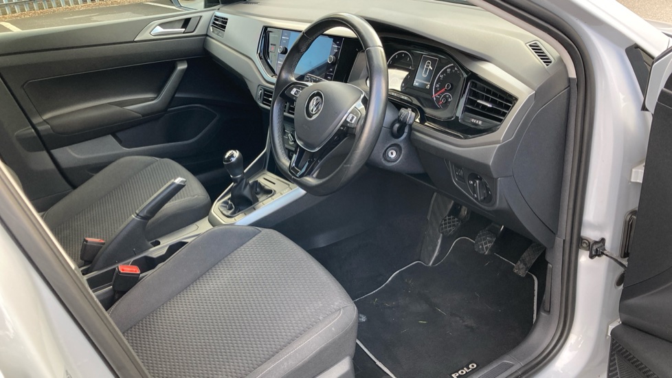 Volkswagen Polo 1.0 TSI 95 SE 5dr Petrol Hatchback - Image 39