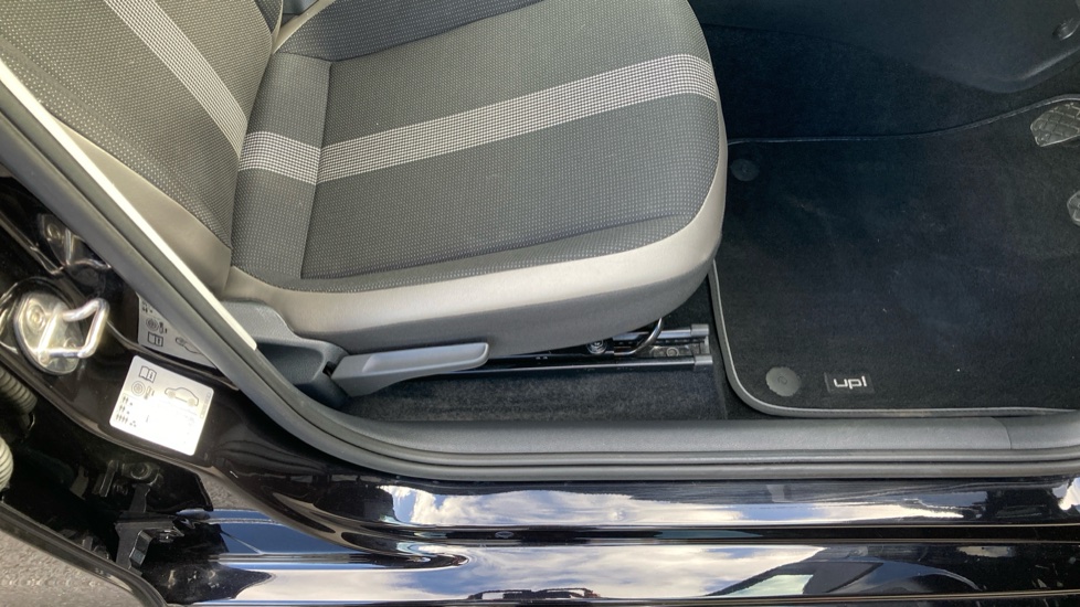 Volkswagen Up 1.0 High Up 5dr Petrol Hatchback - Image 30