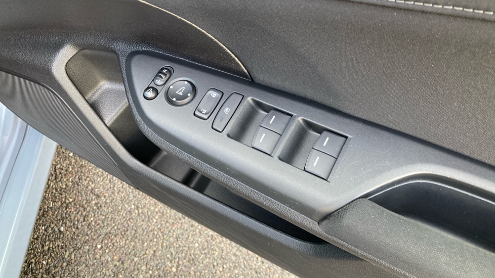Honda Civic 1.0 VTEC Turbo 126 SR 5dr Petrol Hatchback - Image 39