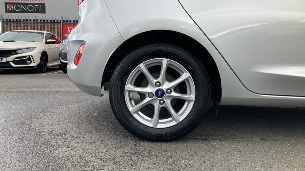 Ford Fiesta 1.0 EcoBoost Zetec 5dr Petrol Hatchback - Image 7