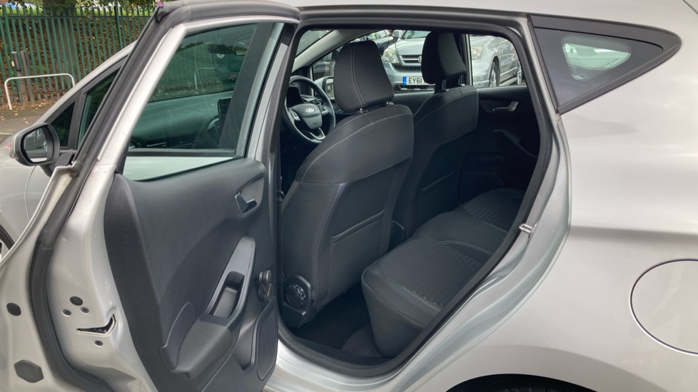 Ford Fiesta 1.0 EcoBoost Zetec 5dr Petrol Hatchback - Image 16