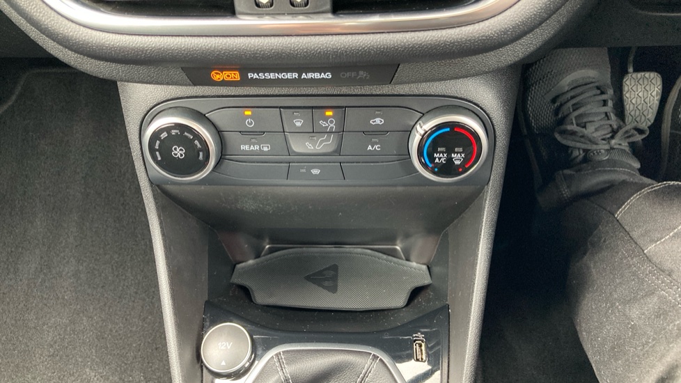 Ford Fiesta 1.0 EcoBoost Zetec 5dr Petrol Hatchback - Image 24