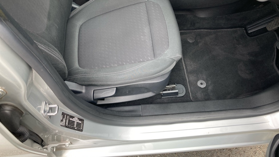 Ford Fiesta 1.0 EcoBoost Zetec 5dr Petrol Hatchback - Image 33