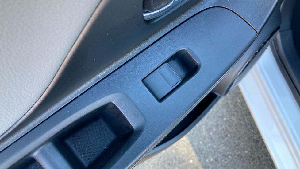 Toyota Yaris 1.5 VVT-i Icon Tech 5dr Petrol Hatchback - Image 23