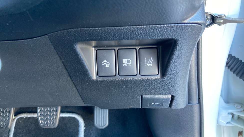 Toyota Yaris 1.5 VVT-i Icon Tech 5dr Petrol Hatchback - Image 57