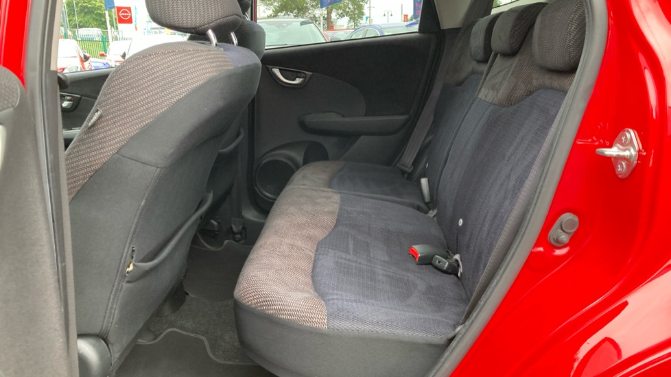 Honda Jazz 1.4 i-VTEC ES Plus 5dr Petrol Hatchback - Image 16