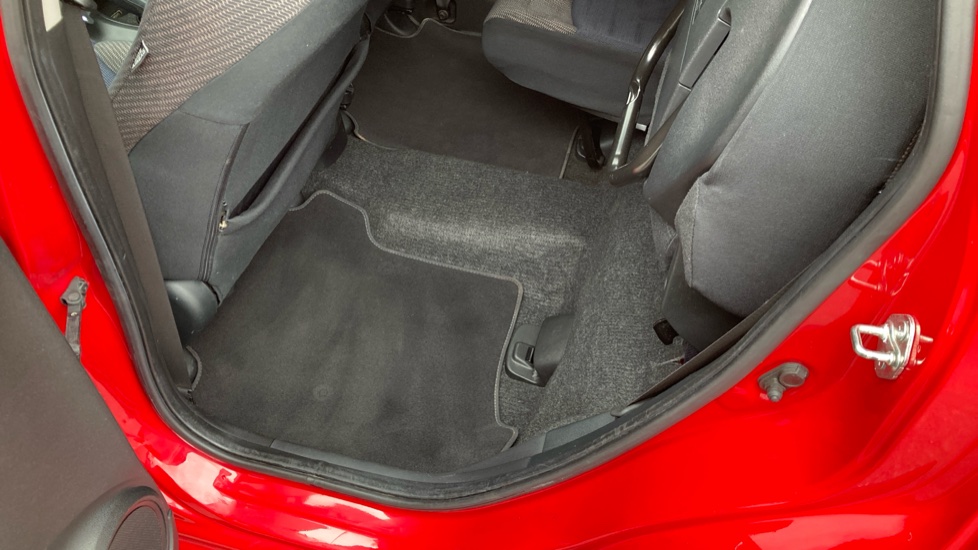 Honda Jazz 1.4 i-VTEC ES Plus 5dr Petrol Hatchback - Image 28