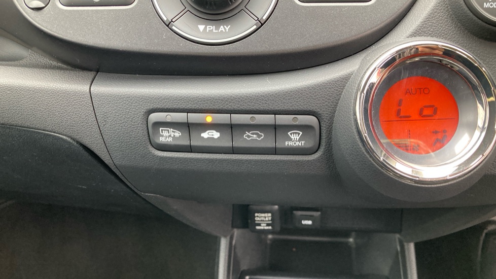Honda Jazz 1.4 i-VTEC ES Plus 5dr Petrol Hatchback - Image 50