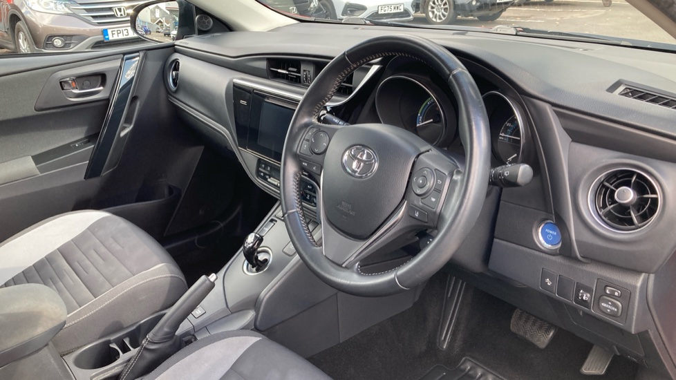 Toyota Auris 1.8 Hybrid Icon Tech TSS 5dr CVT Hybrid Hatchback - Image 11