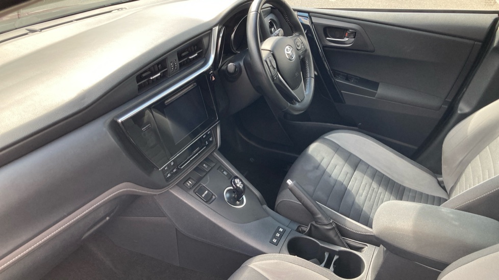 Toyota Auris 1.8 Hybrid Icon Tech TSS 5dr CVT Hybrid Hatchback - Image 13